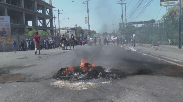 В столице Гаити Порт-о-Пренсе банды атаковали правительственные здания и президентский дворец